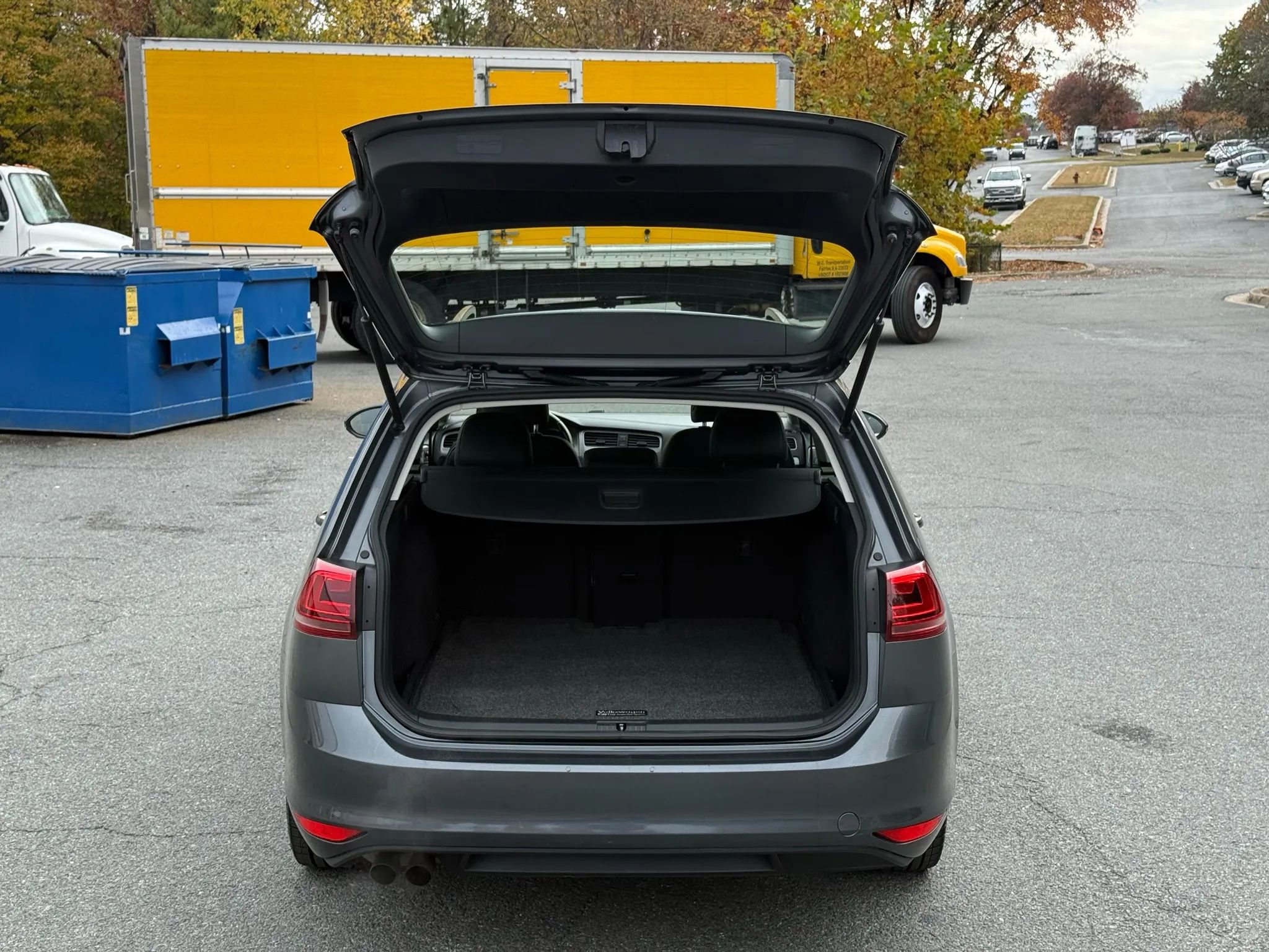 Used 2016 Volkswagen Golf Limited Edition image 16