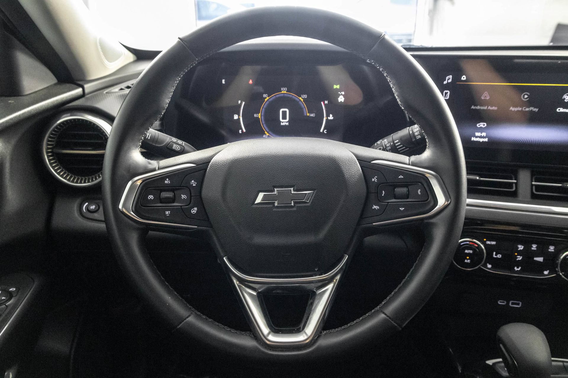 Used 2024 Chevrolet Trax ACTIV w/ Driver Confidence Package FWD image 28