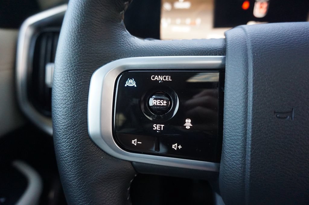Used 2025 Nissan Armada Platinum RWD image 8
