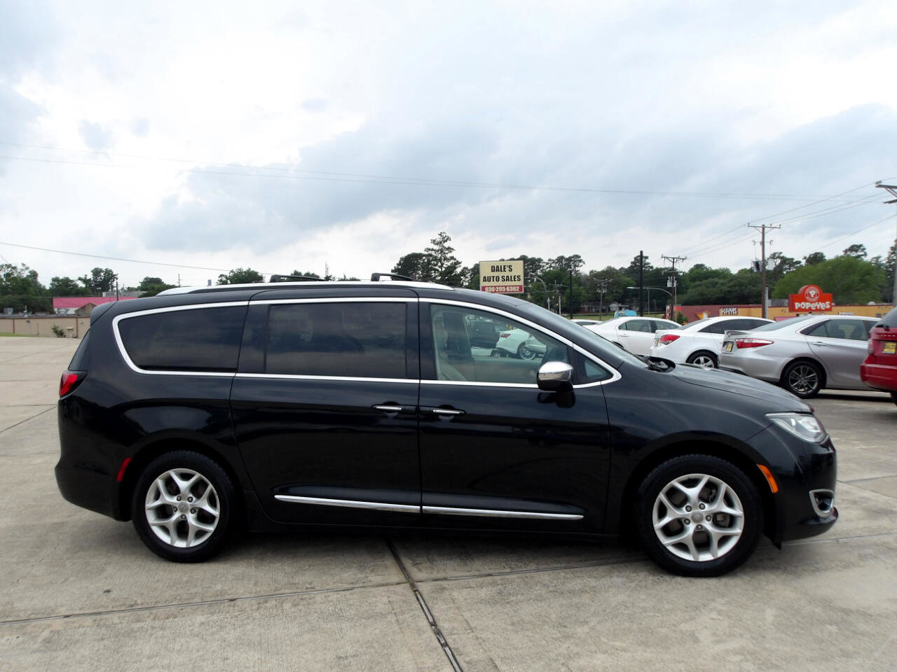 Used 2020 Chrysler Pacifica Limited image 5
