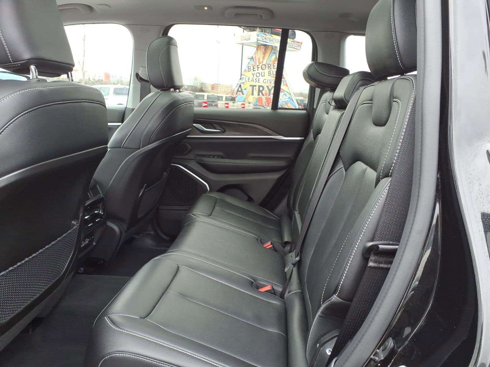 Used 2023 Jeep Grand Cherokee 4WD 4xe image 13