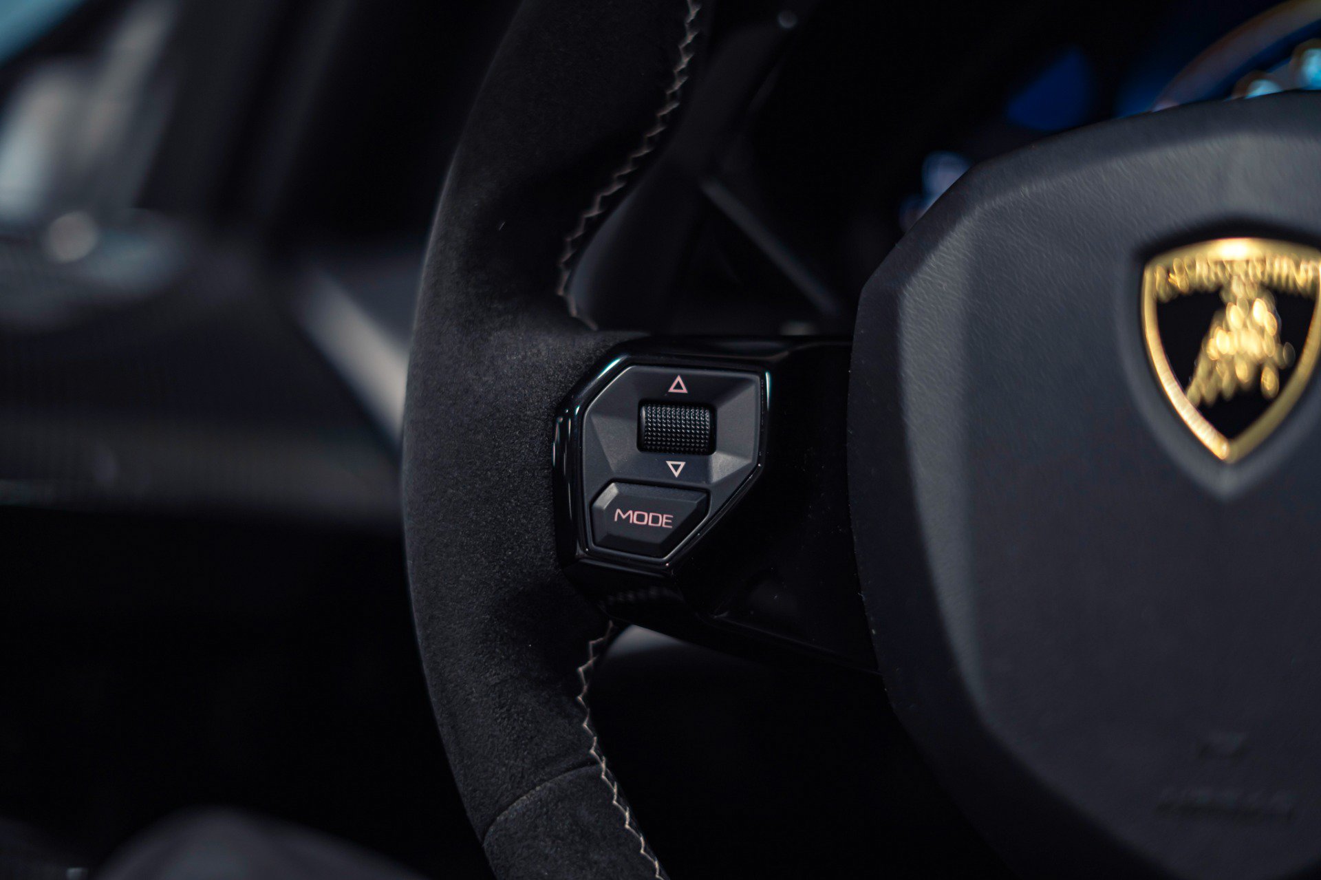 Used 2020 Lamborghini Aventador SVJ AWD/4WD image 47