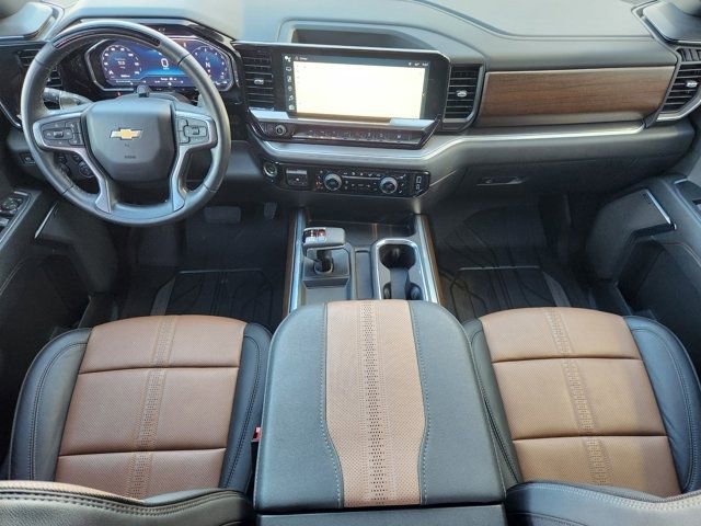 Used 2024 Chevrolet Silverado 1500 High Country w/ Technology Package image 28