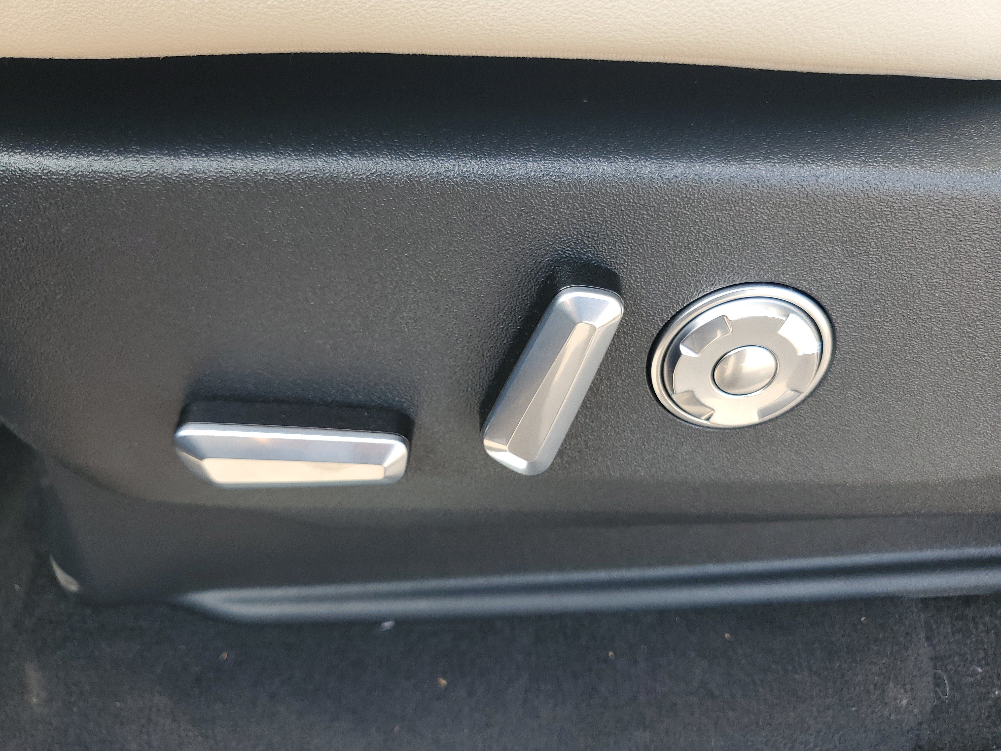 New 2027 Lincoln Navigator Reserve w/ Jet Appearance Package AWD/4WD image 13