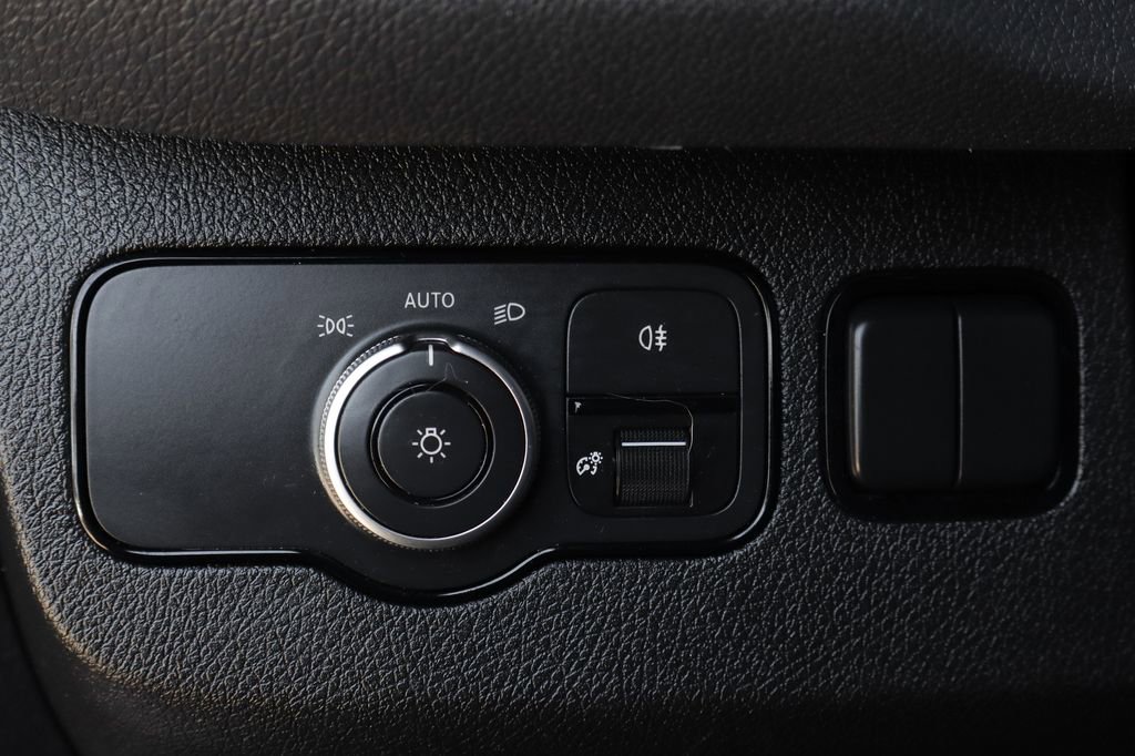 Used 2024 Mercedes-Benz Sprinter 2500 w/ Acoustic Package image 26