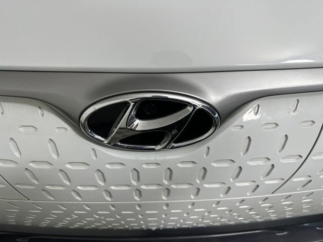 Used 2021 Hyundai Kona Limited image 9