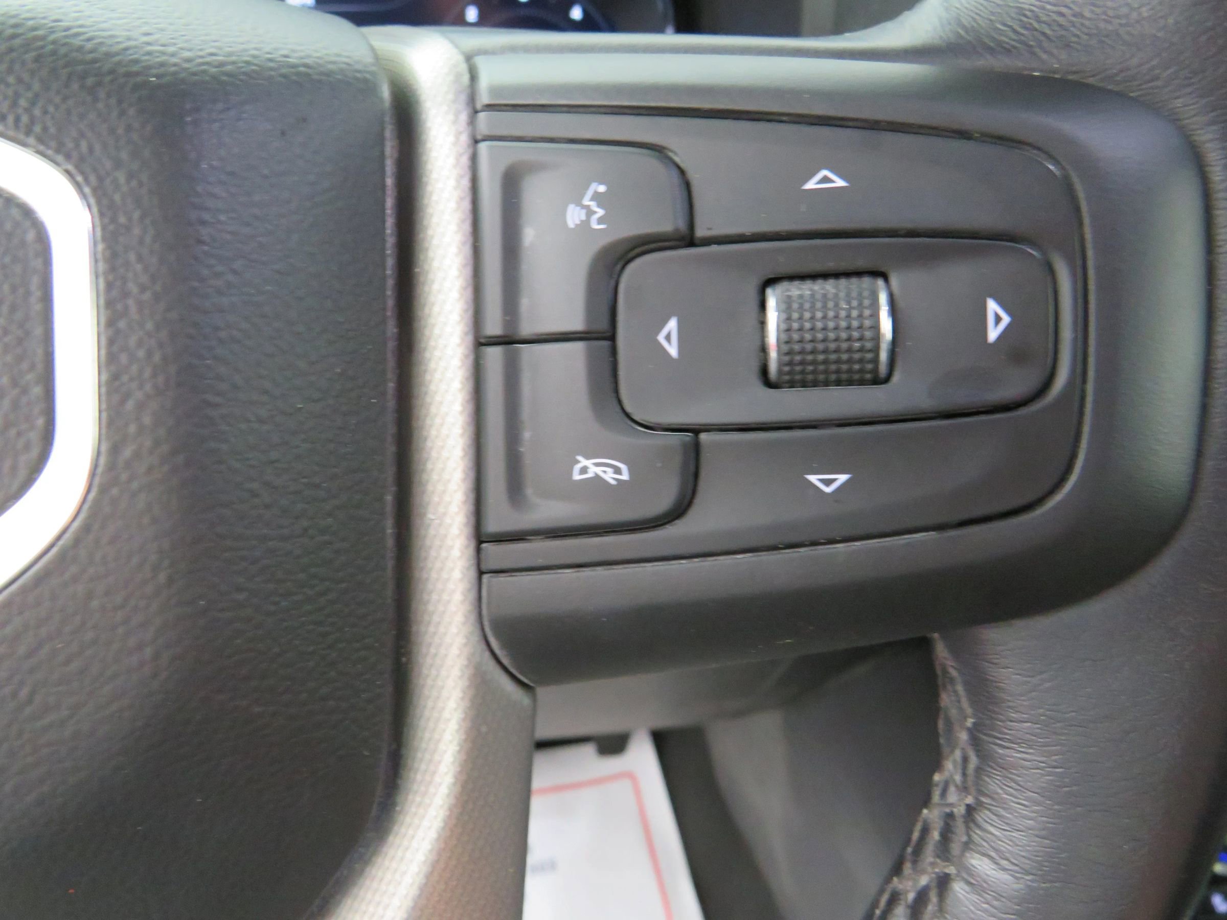 Used 2022 GMC Yukon XL Denali w/ Advanced Technology Package image 19