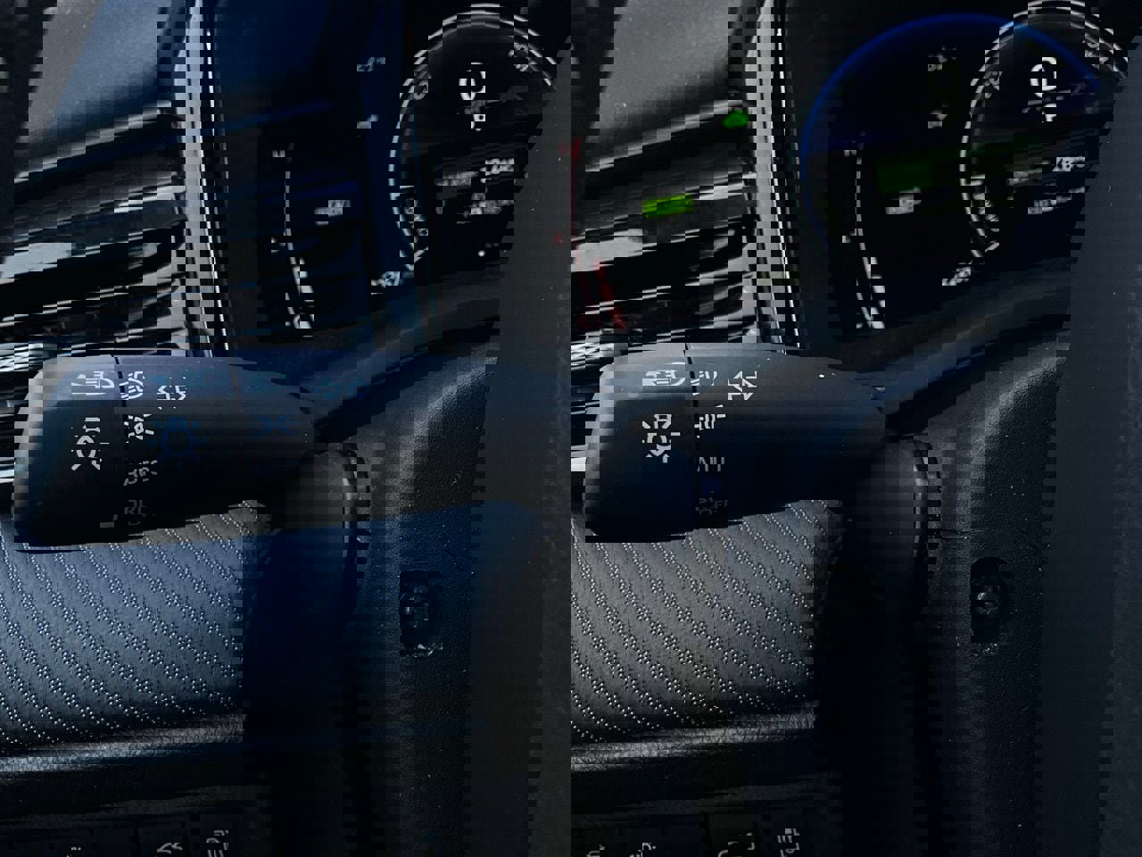 Used 2025 Toyota Camry SE image 36