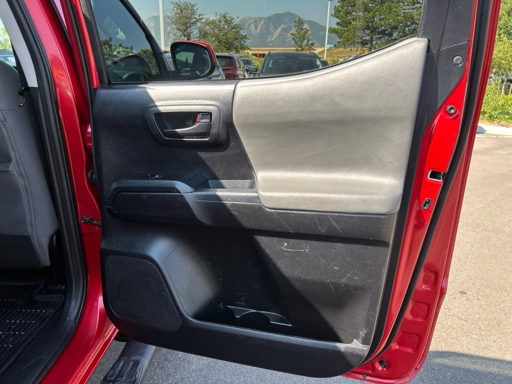 Used 2021 Toyota Tacoma SR AWD/4WD image 14