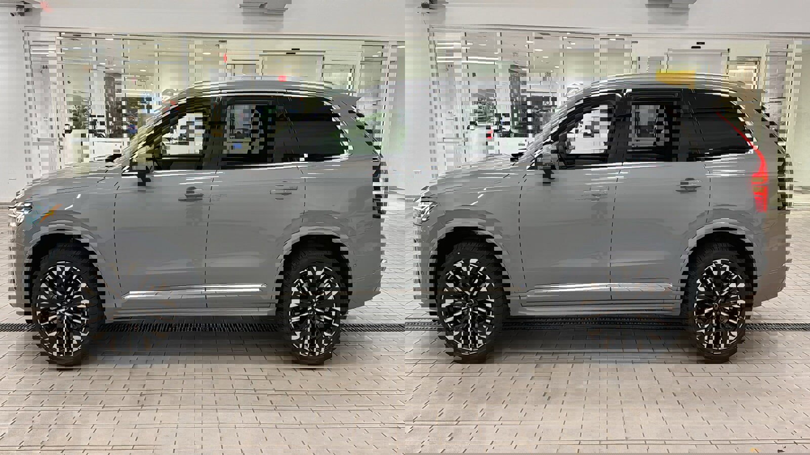 New 2026 Volvo XC90 B6 Plus w/ Protection Package Premier image 8