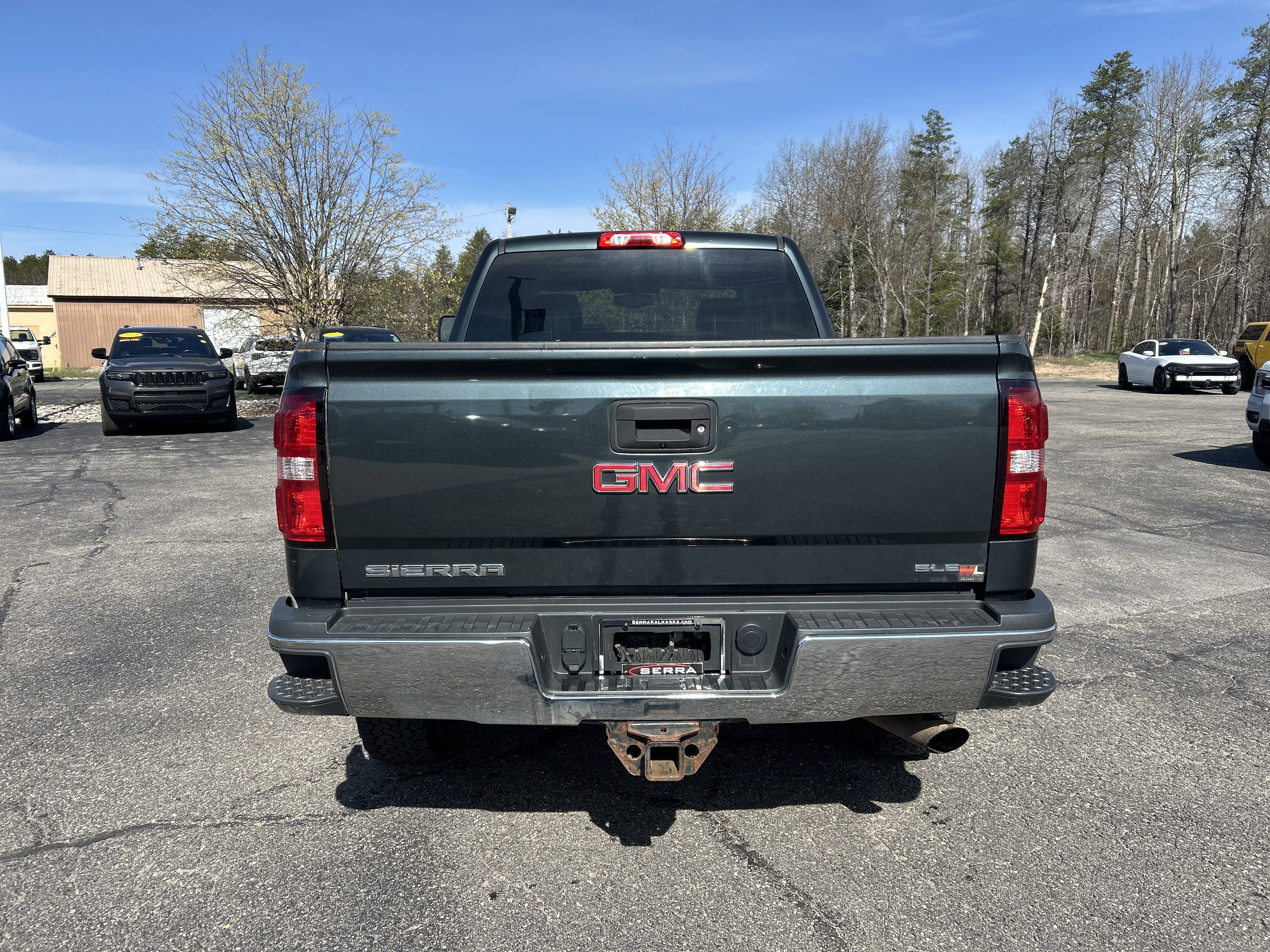 Used 2017 GMC Sierra 2500 SLE w/ SLE Preferred Package AWD/4WD image 5