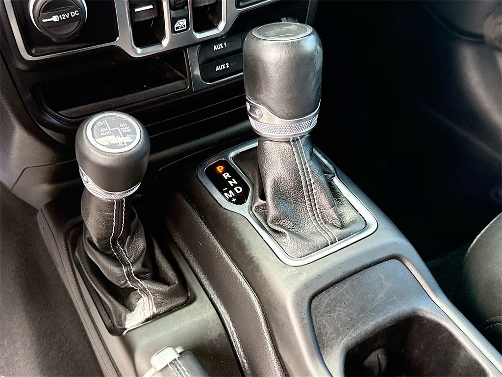 Used 2022 Jeep Wrangler Unlimited Sahara w/ Cold Weather Group image 18