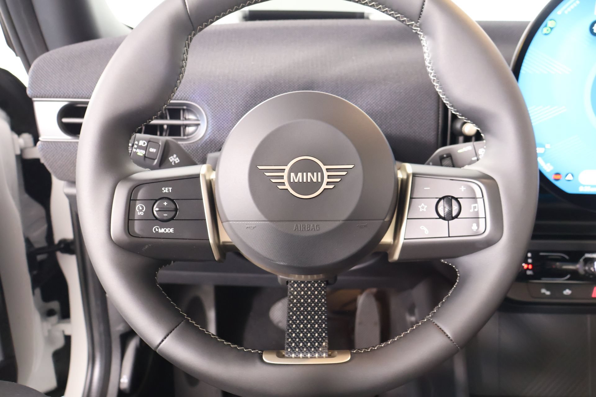 New 2026 MINI Cooper 2-Door Hardtop FWD image 3