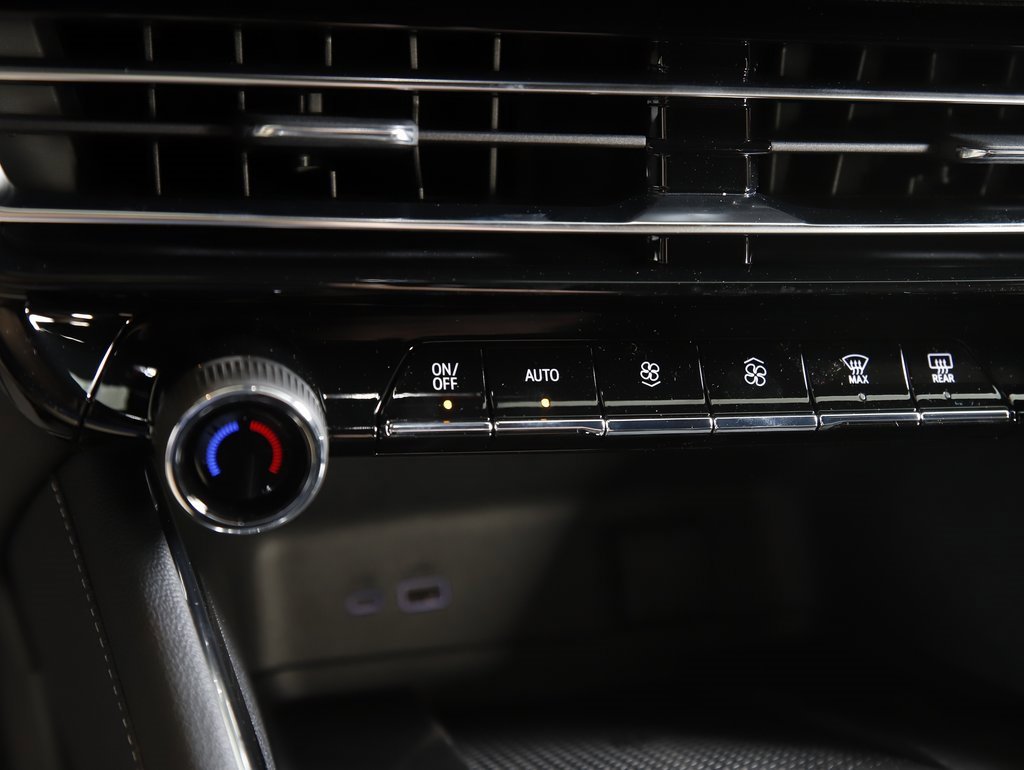 New 2025 Chevrolet Traverse LT w/ Midnight/Sport Edition image 20