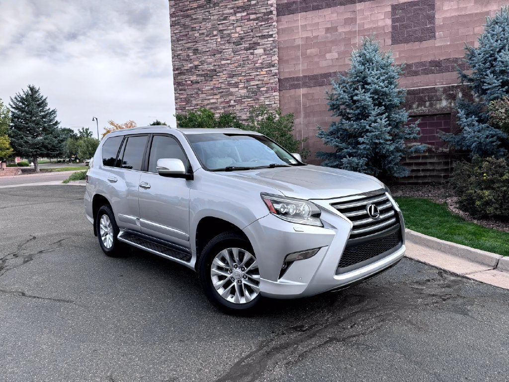Used 2019 Lexus GX 460 Premium w/ Premium Package AWD/4WD image 2