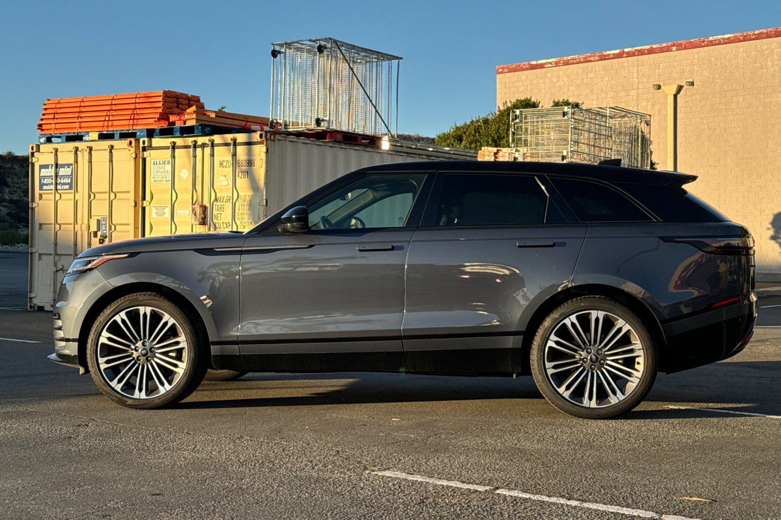 New 2024 Land Rover Range Rover Velar Dynamic HSE image 2