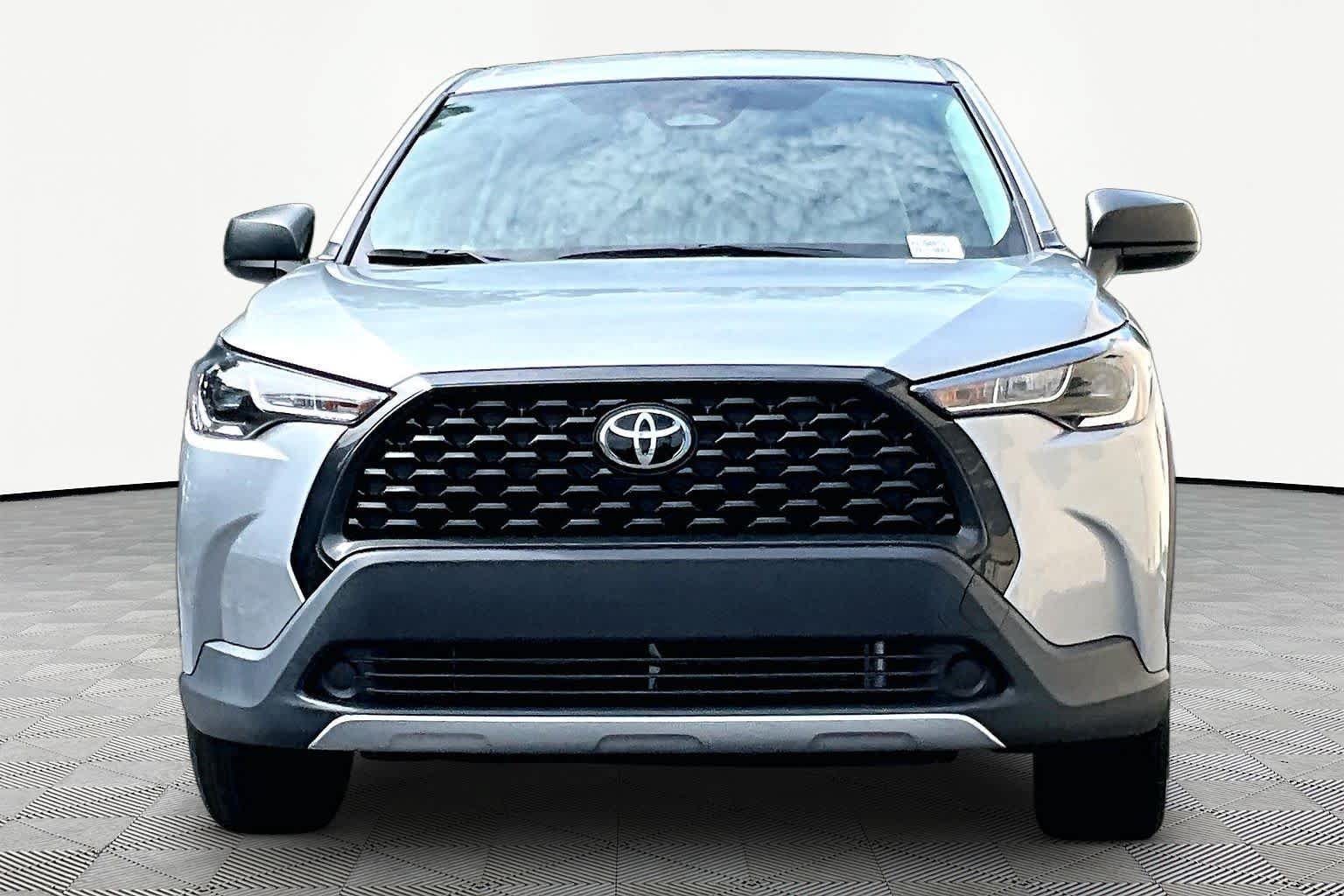 Used 2024 Toyota Corolla Cross L FWD image 4