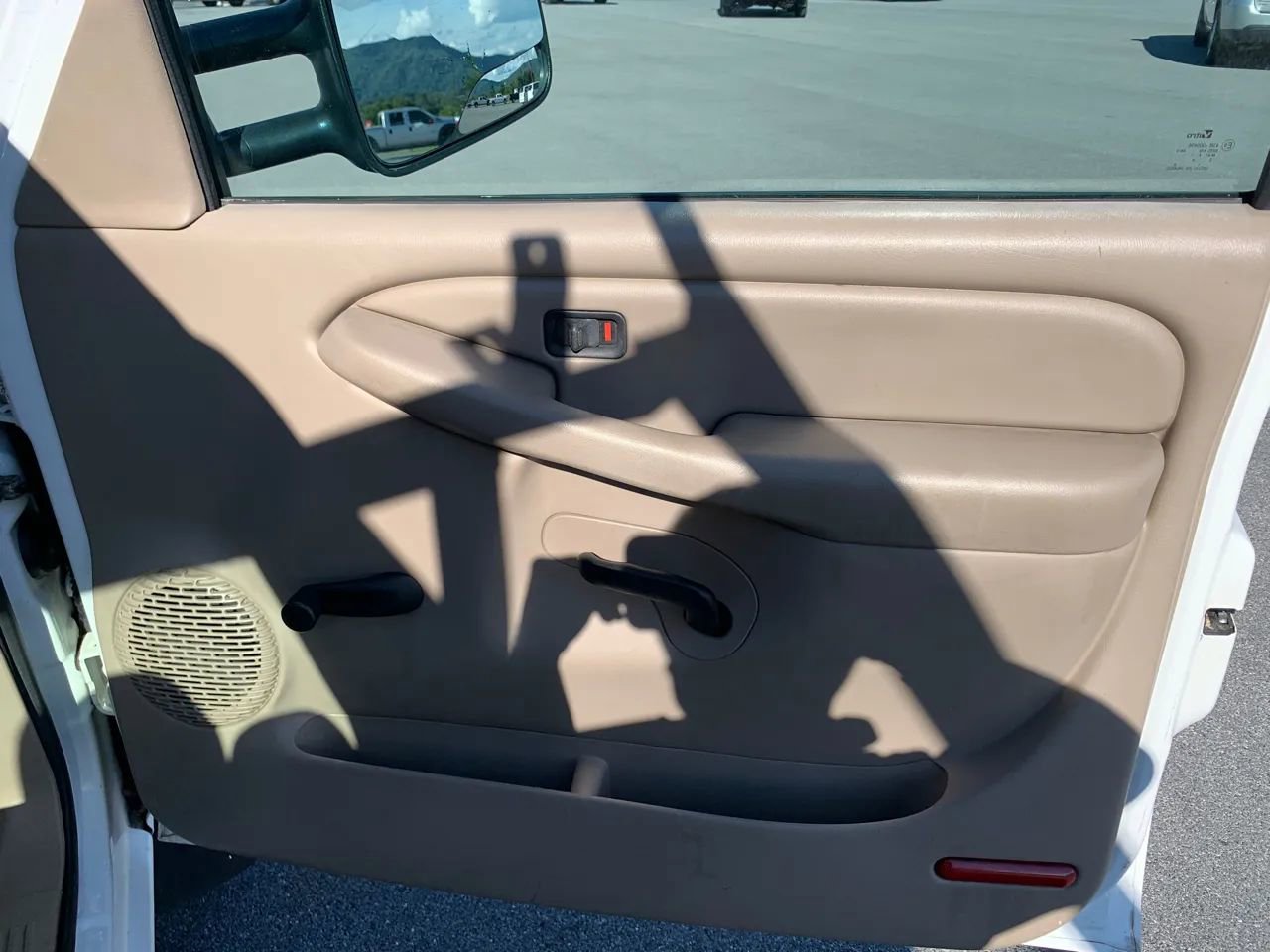 Used 2005 Chevrolet Silverado 2500 W/T RWD image 17