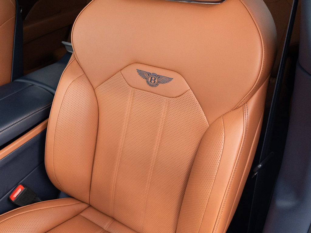 Certified 2023 Bentley Bentayga Extended Wheelbase AWD/4WD image 18
