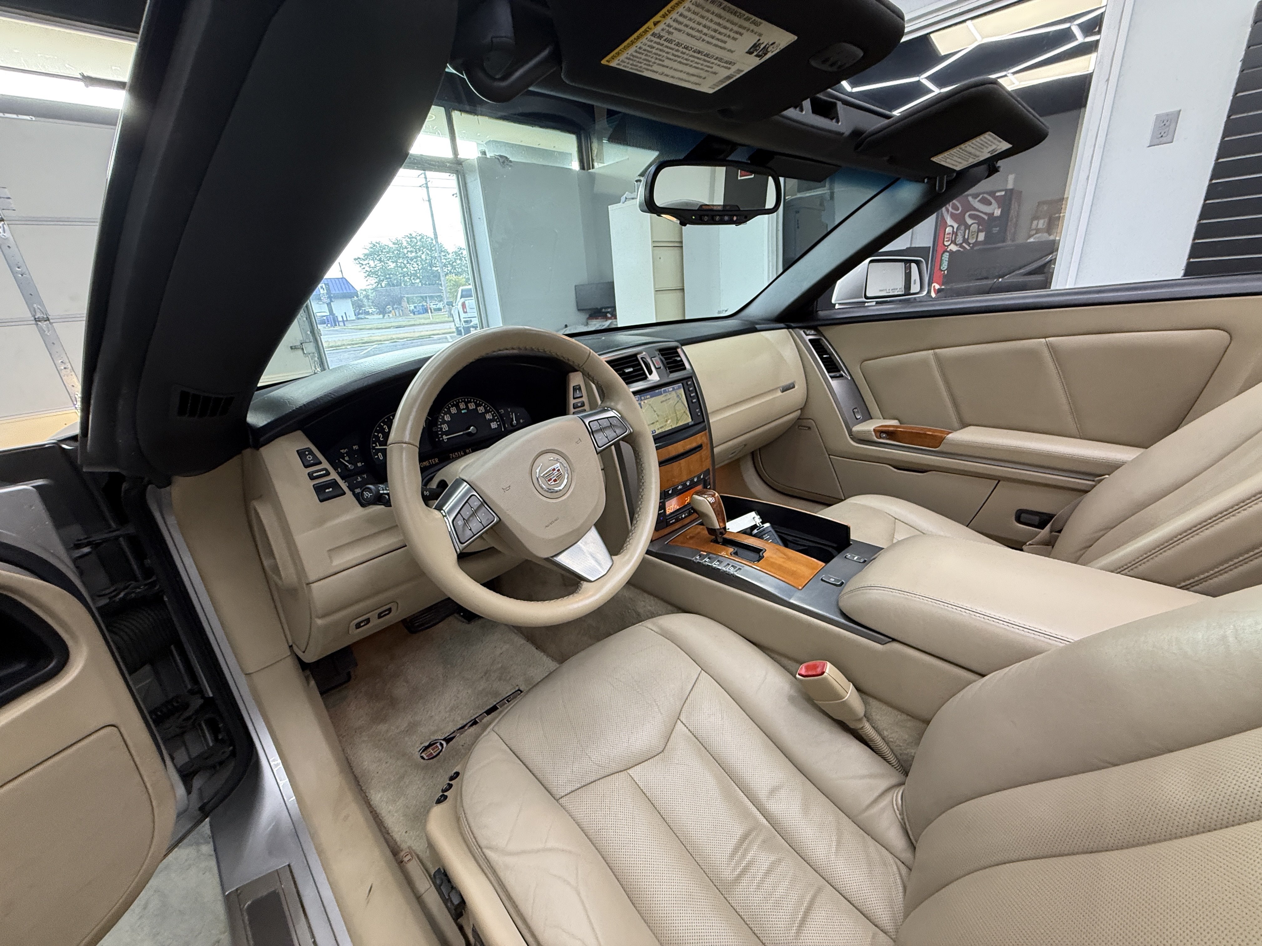 Used 2008 Cadillac XLR RWD image 13