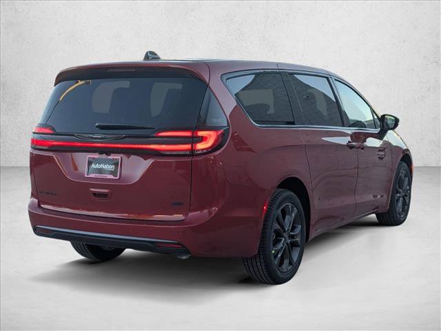 New 2026 Chrysler Pacifica Select AWD/4WD image 2
