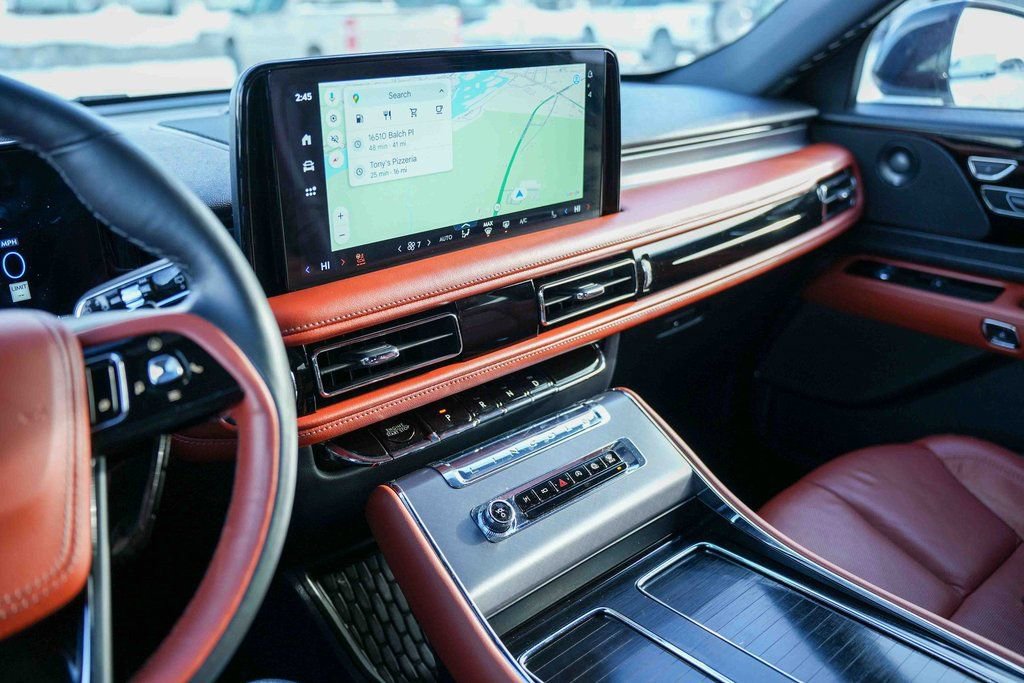Used 2025 Lincoln Aviator Reserve w/ Jet Appearance Package image 39