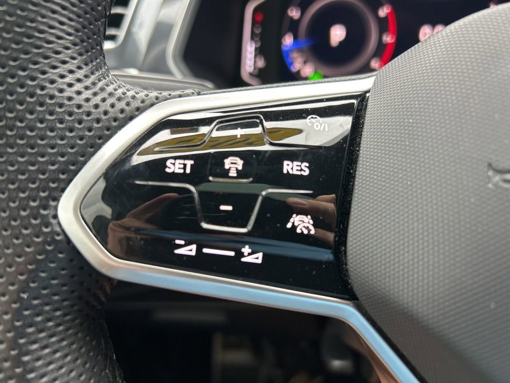 Used 2022 Volkswagen Tiguan SEL R-Line image 27