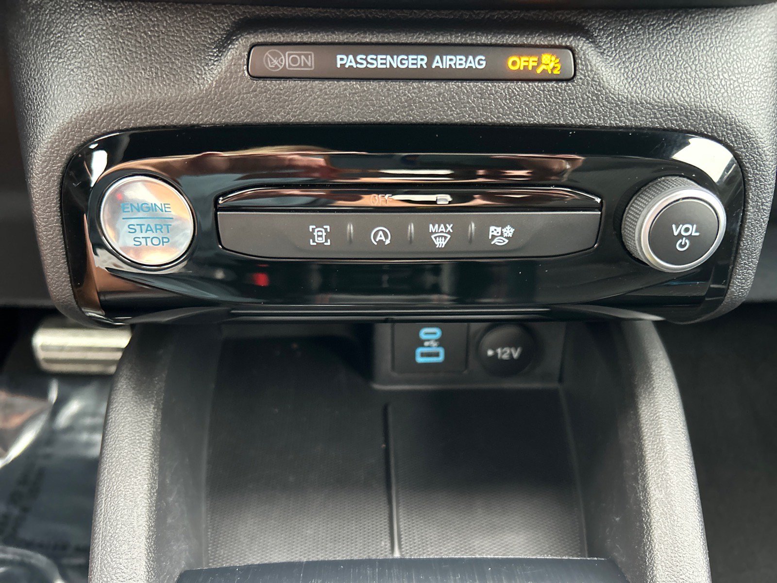 Certified 2023 Ford Escape ST-Line w/ Tech Pack #1 AWD/4WD image 30