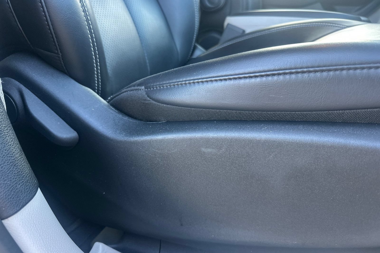 Used 2023 Chrysler Pacifica Touring-L FWD image 22