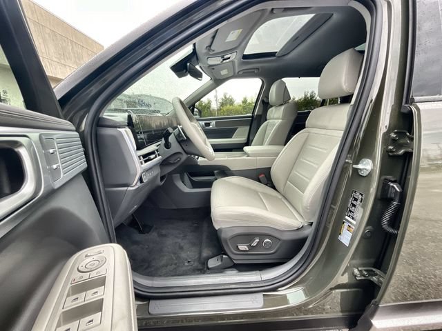 Used 2024 Hyundai Santa Fe Limited FWD image 11