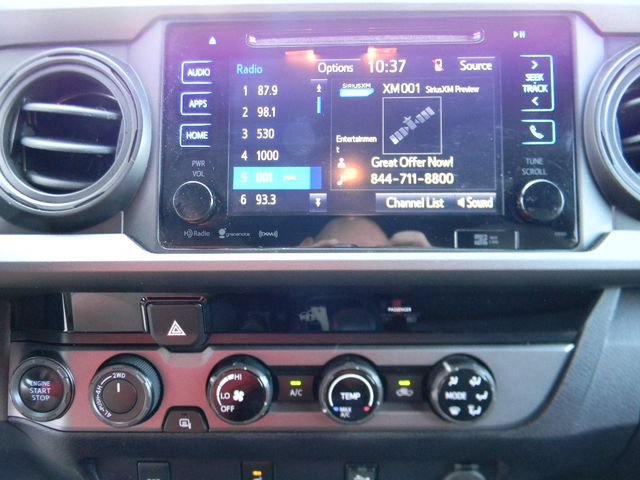 Used 2017 Toyota Tacoma TRD Sport w/ Tow Package (A/T) AWD/4WD image 12