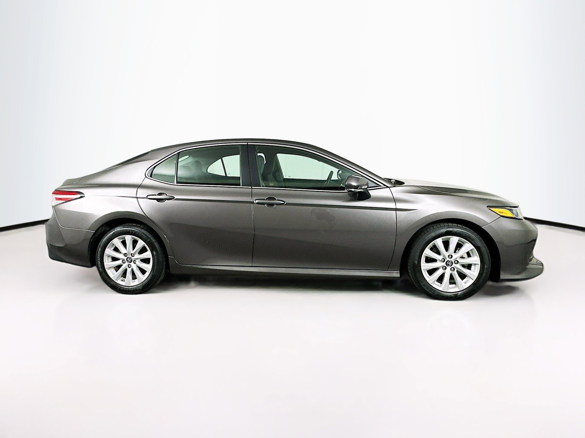 Used 2018 Toyota Camry LE w/ Convenience Package image 10