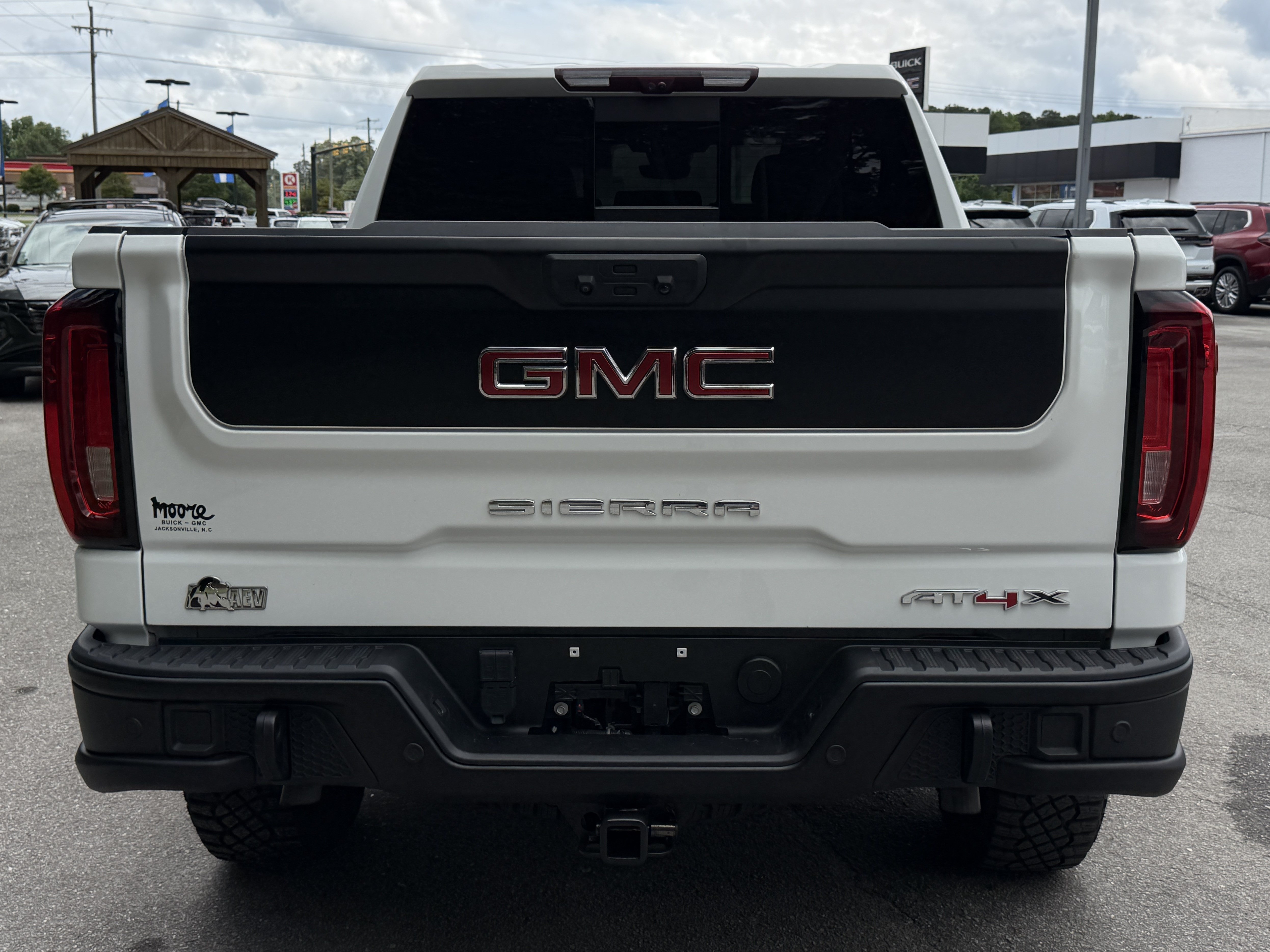 Used 2024 GMC Sierra 1500 AT4X w/ AT4X AEV Edition AWD/4WD image 9