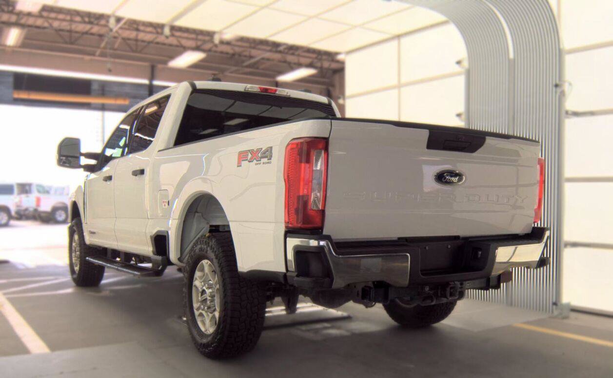 Used 2025 Ford F250 XLT w/ FX4 Off-Road Package AWD/4WD image 3