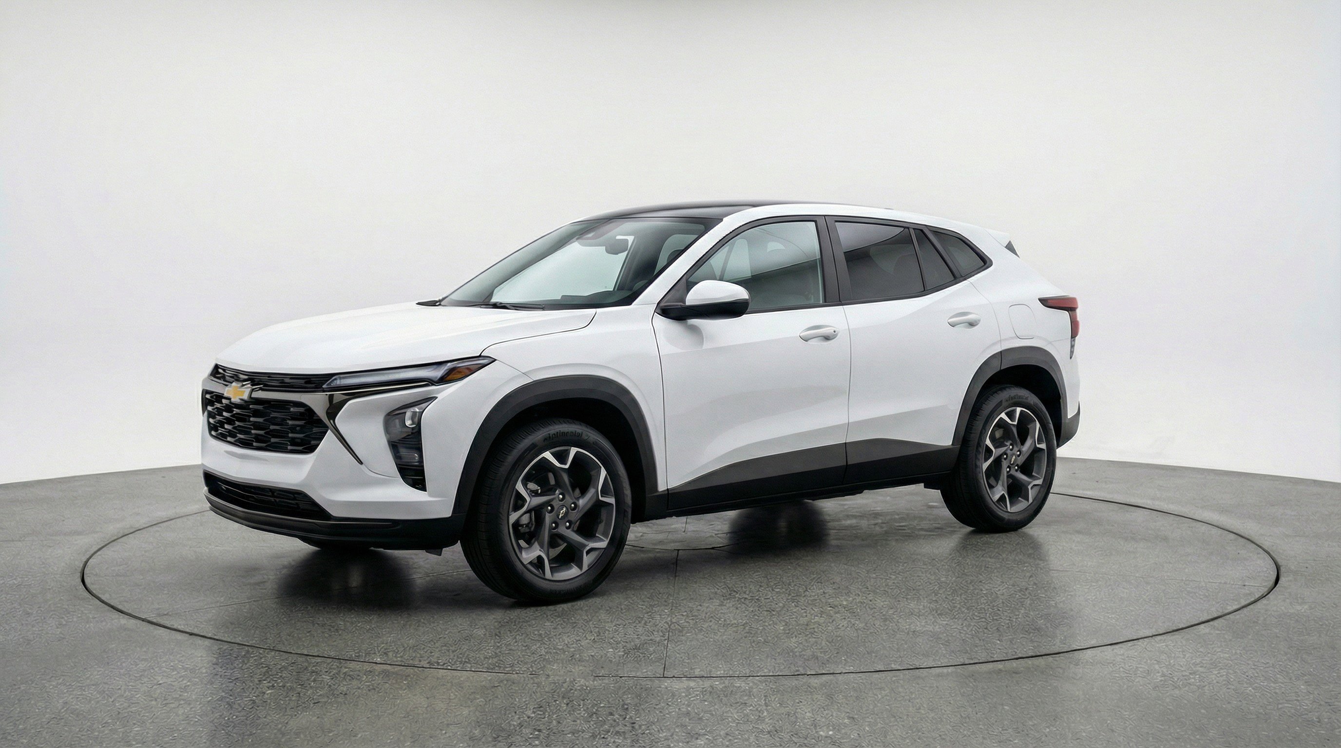 Used 2025 Chevrolet Trax LT image 3