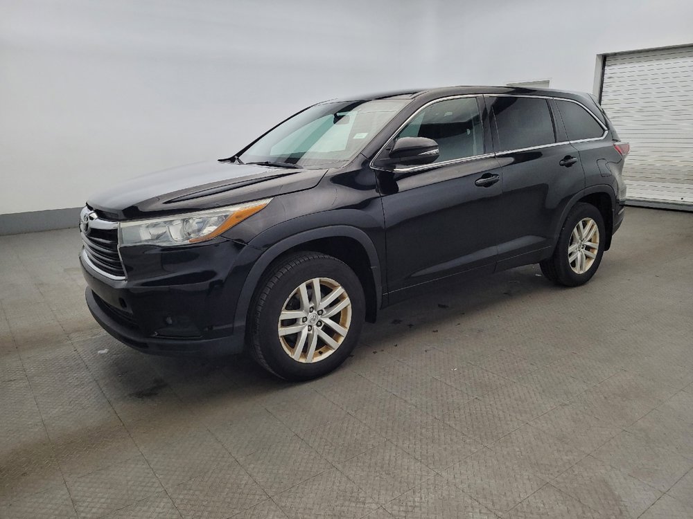 Used 2015 Toyota Highlander LE image 2