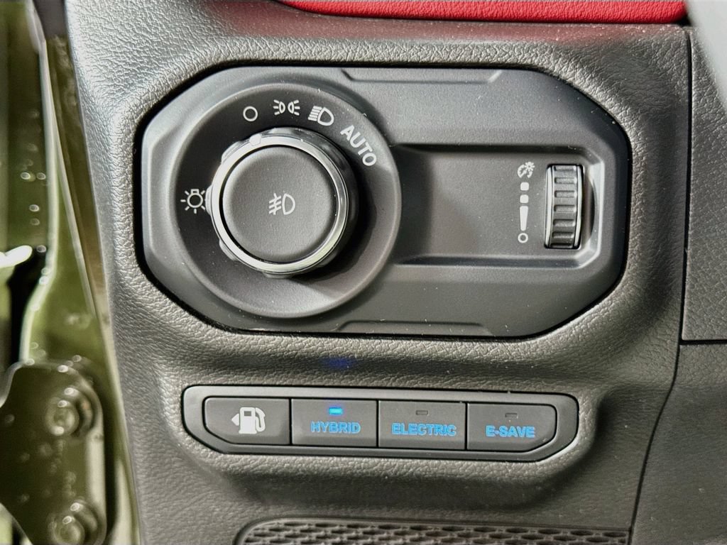 Used 2023 Jeep Wrangler Unlimited Rubicon 4xe AWD/4WD image 17
