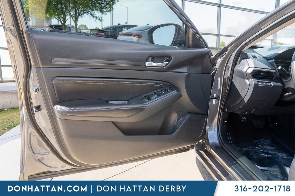 Used 2019 Nissan Altima 2.5 S FWD image 12