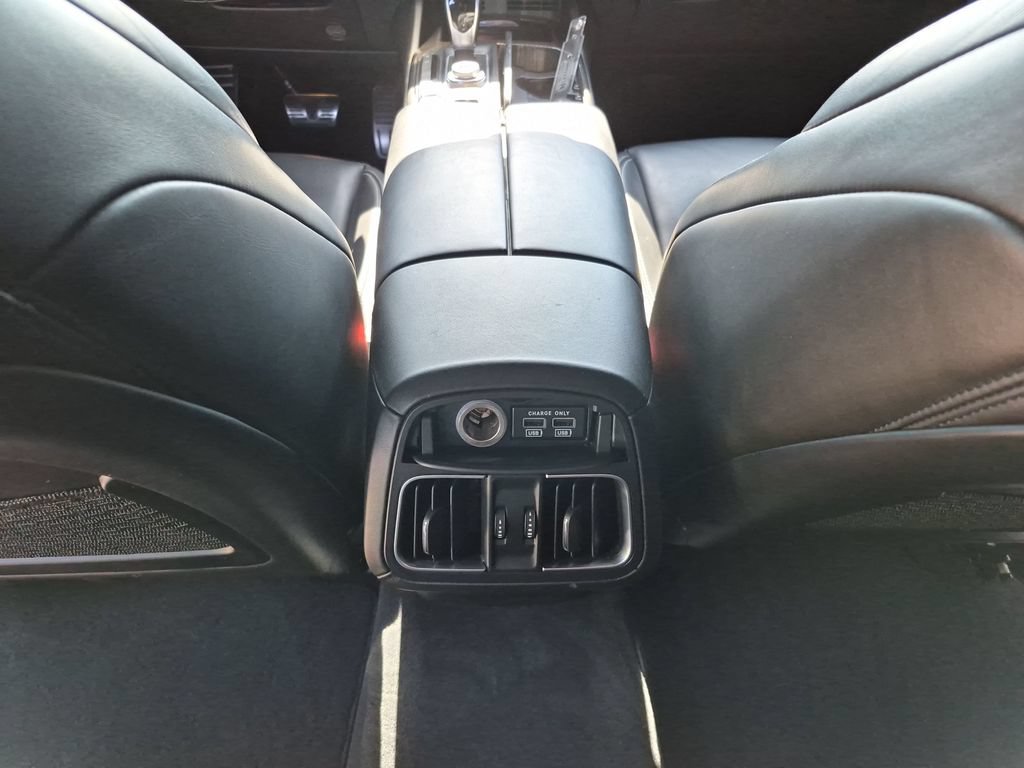 Used 2017 Maserati Levante S AWD/4WD image 32