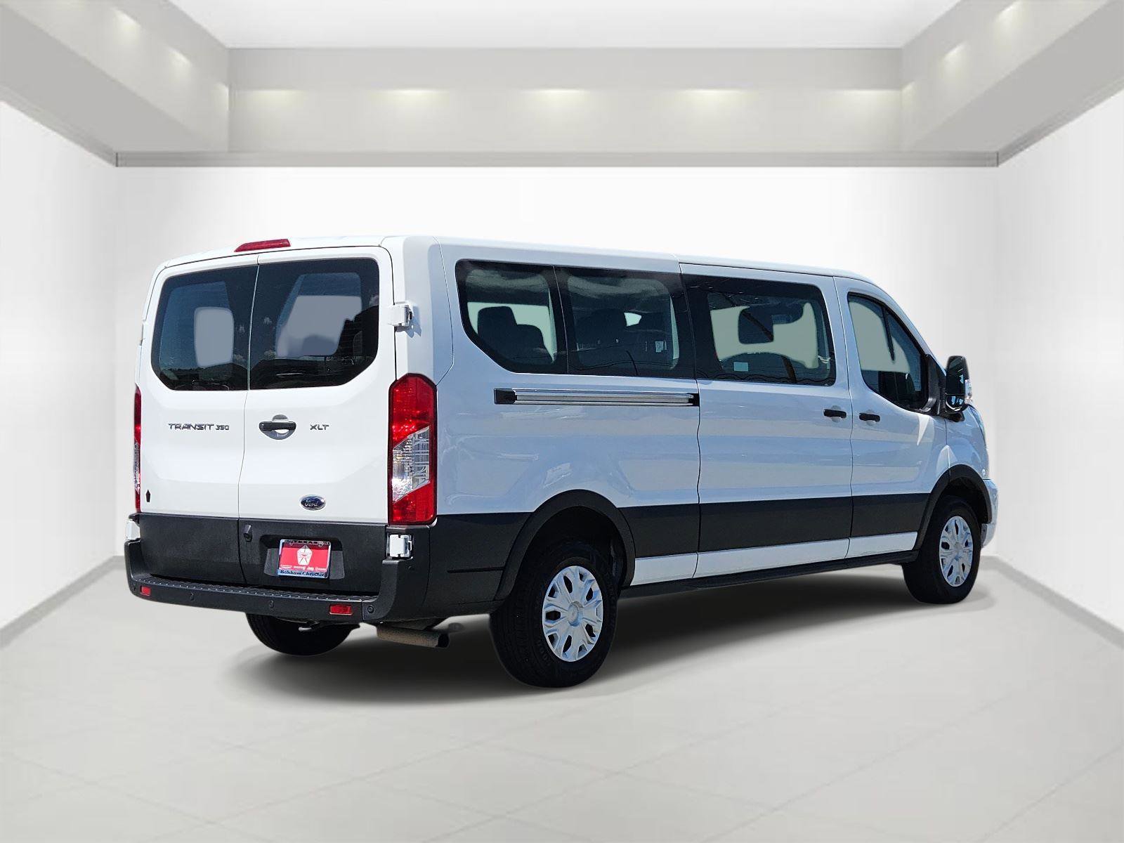 Used 2023 Ford Transit 350 XLT image 4