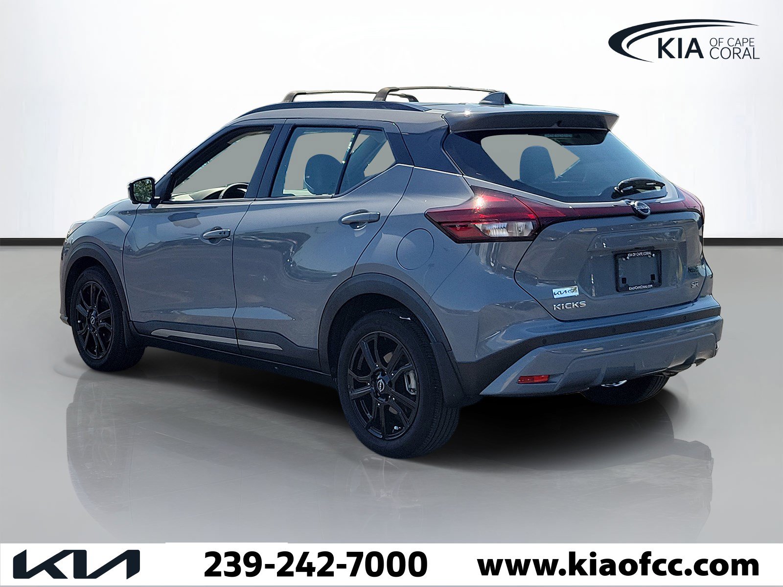 Used 2024 Nissan Kicks SR w/ SR Premium Package FWD image 4