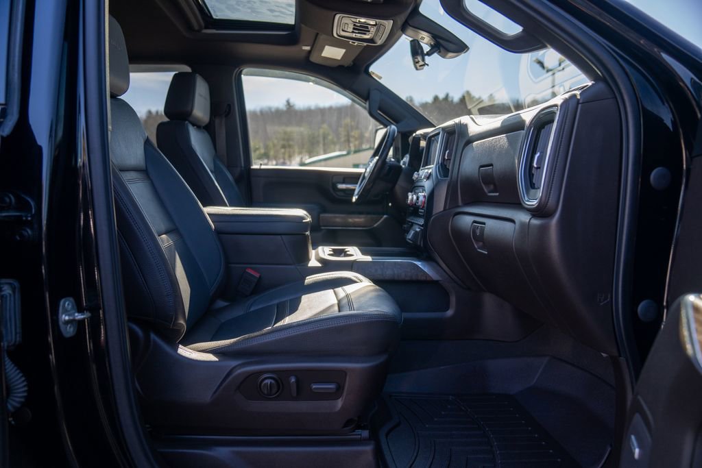 Used 2021 GMC Sierra 3500 Denali w/ Denali Black Diamond Edition image 14