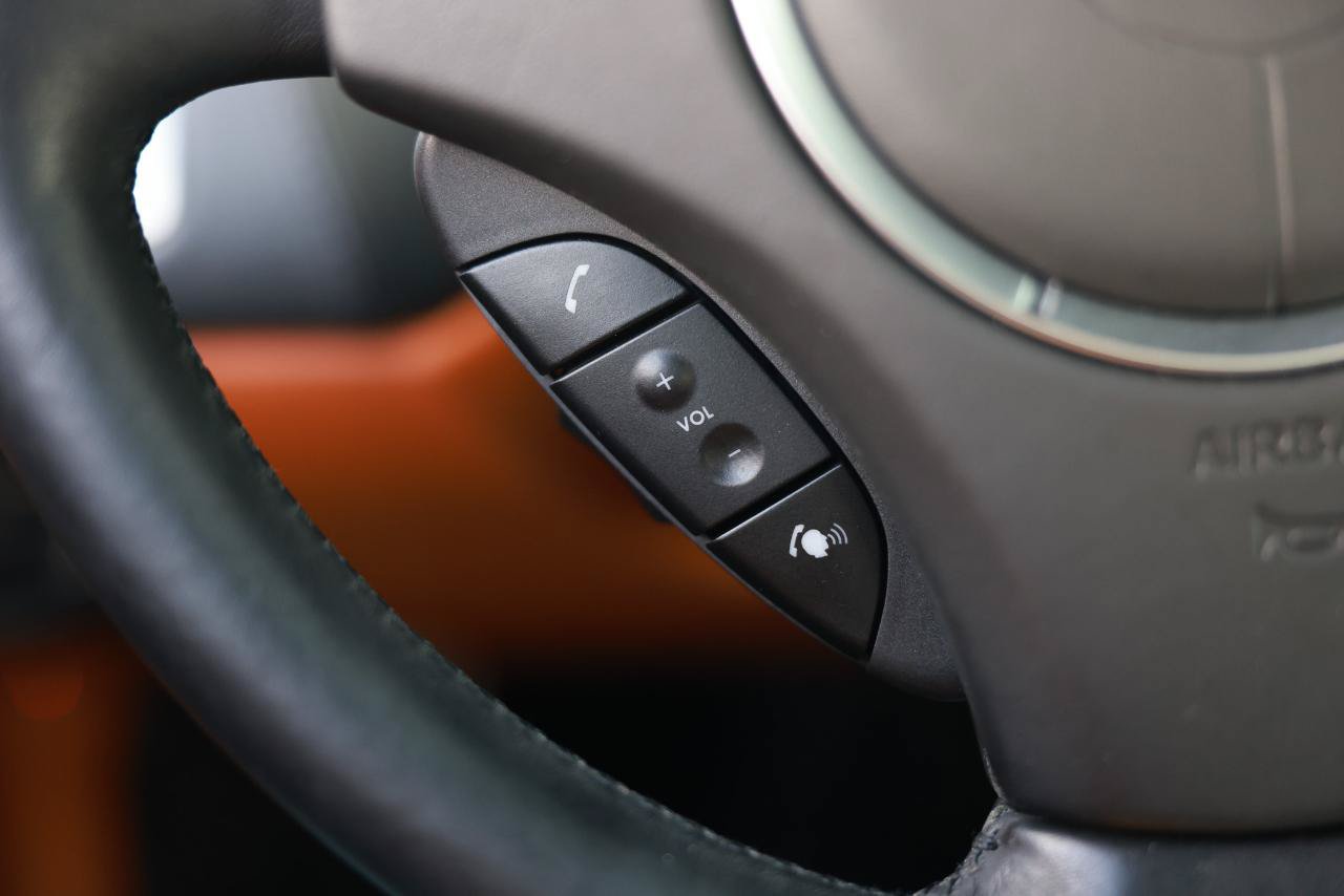 Used 2006 Aston Martin DB9 Volante RWD image 24