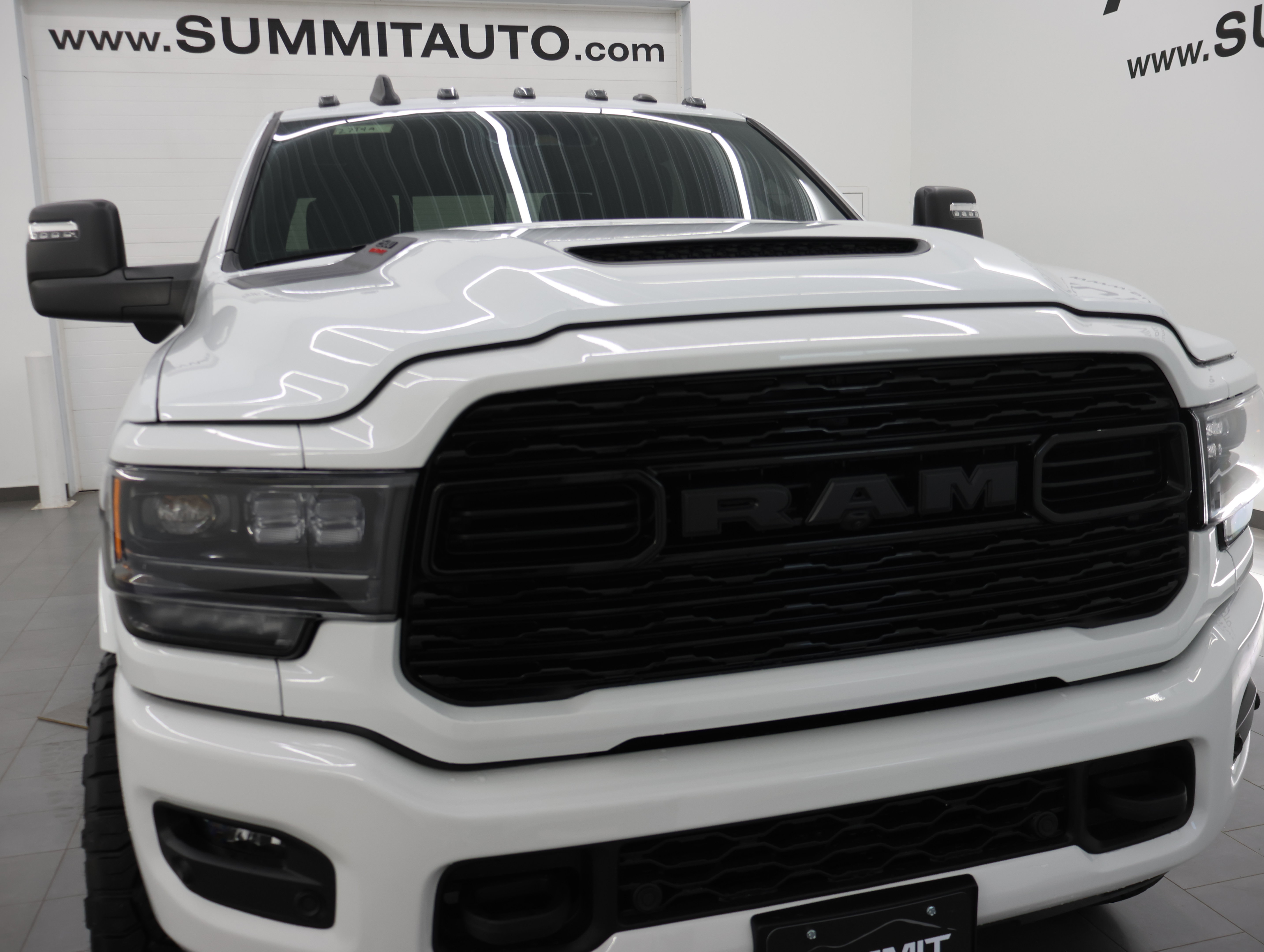 Used 2023 RAM 2500 Limited AWD/4WD image 26