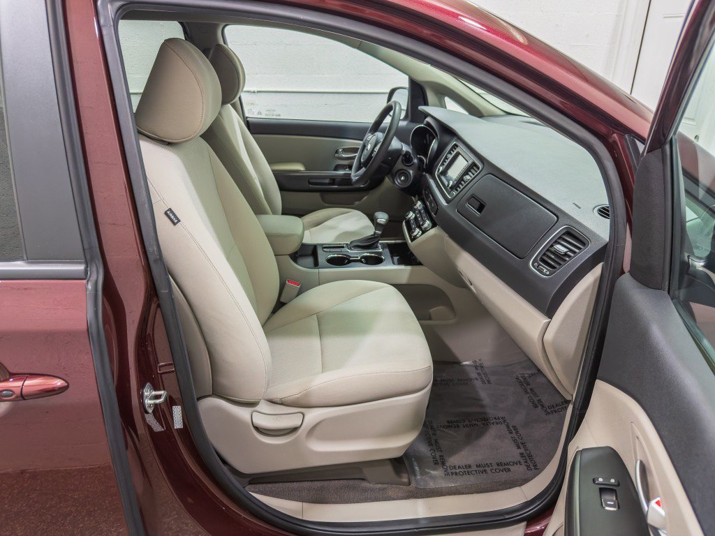 Used 2019 Kia Sedona LX FWD image 22