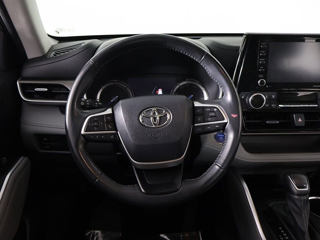 Used 2022 Toyota Highlander XLE image 42