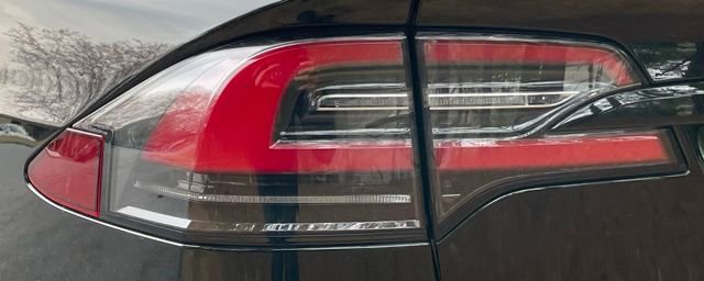 Used 2022 Tesla Model X Plaid image 9