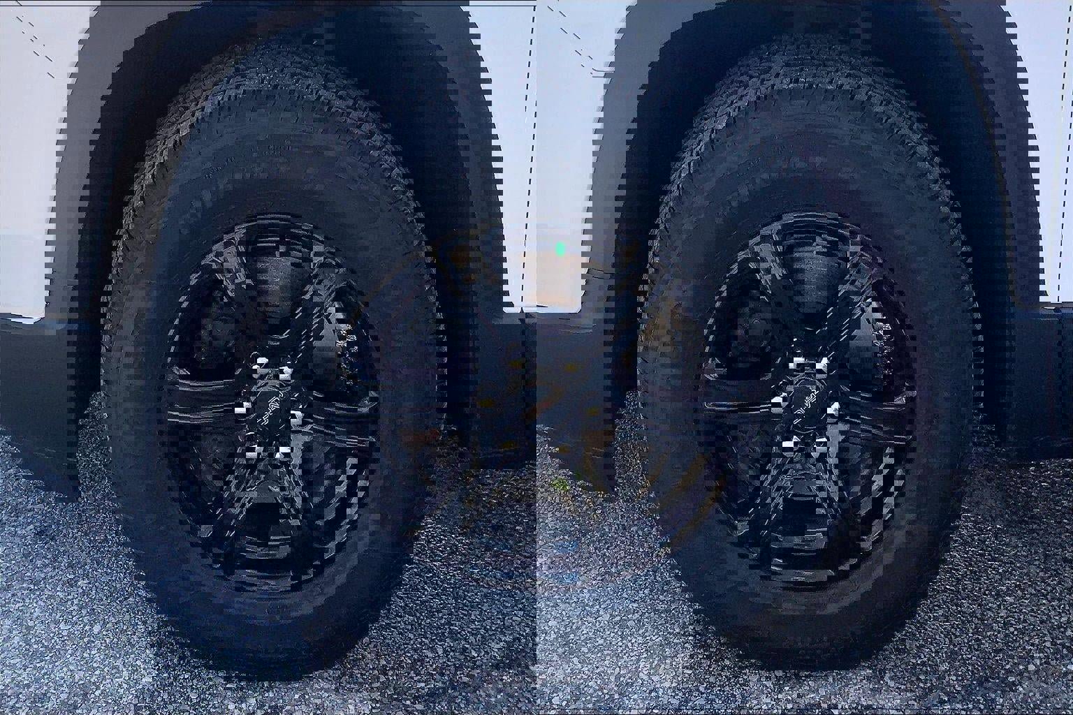 Used 2023 GMC Acadia AT4 image 8