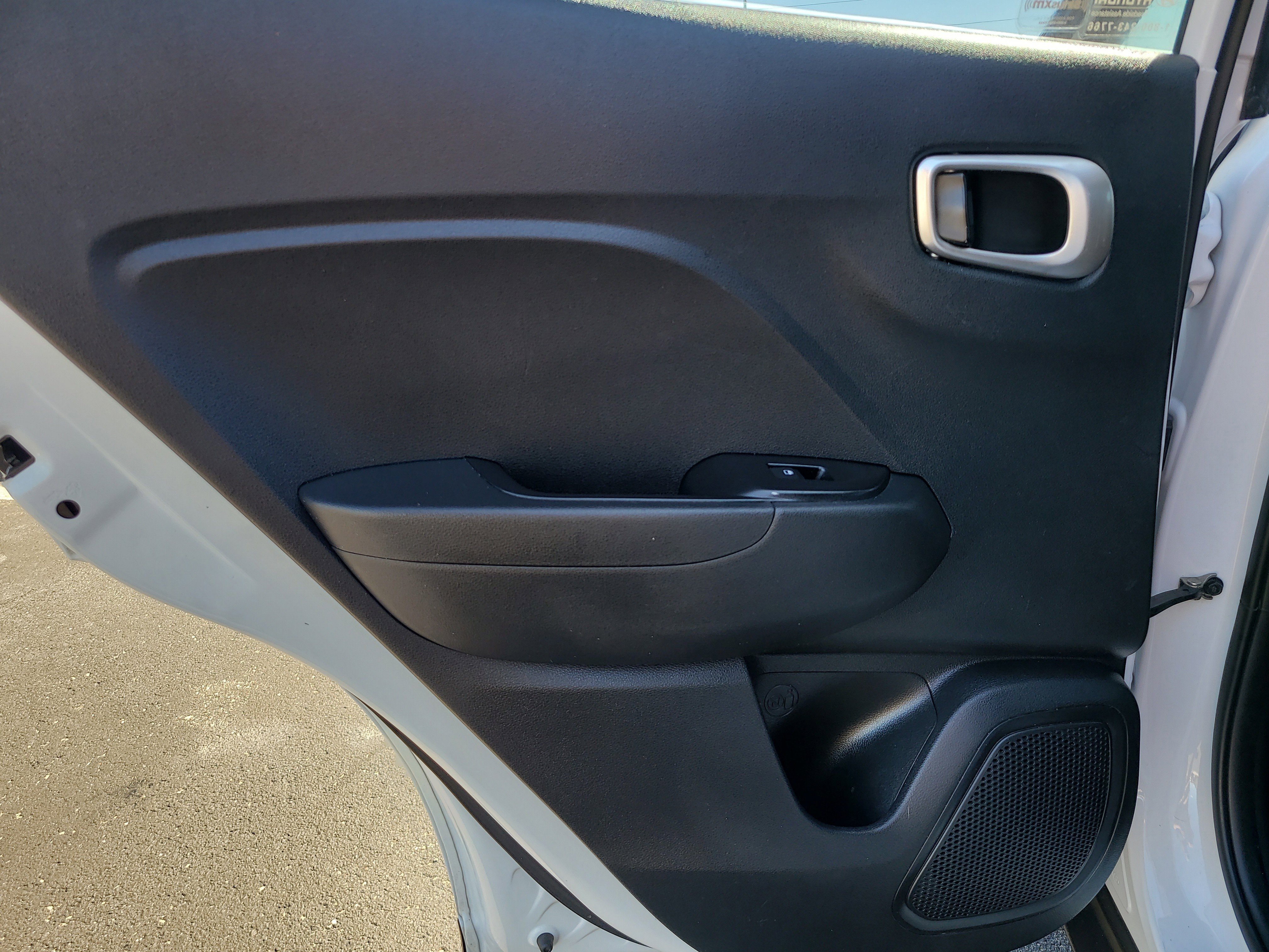 Used 2024 Hyundai Venue SEL image 10