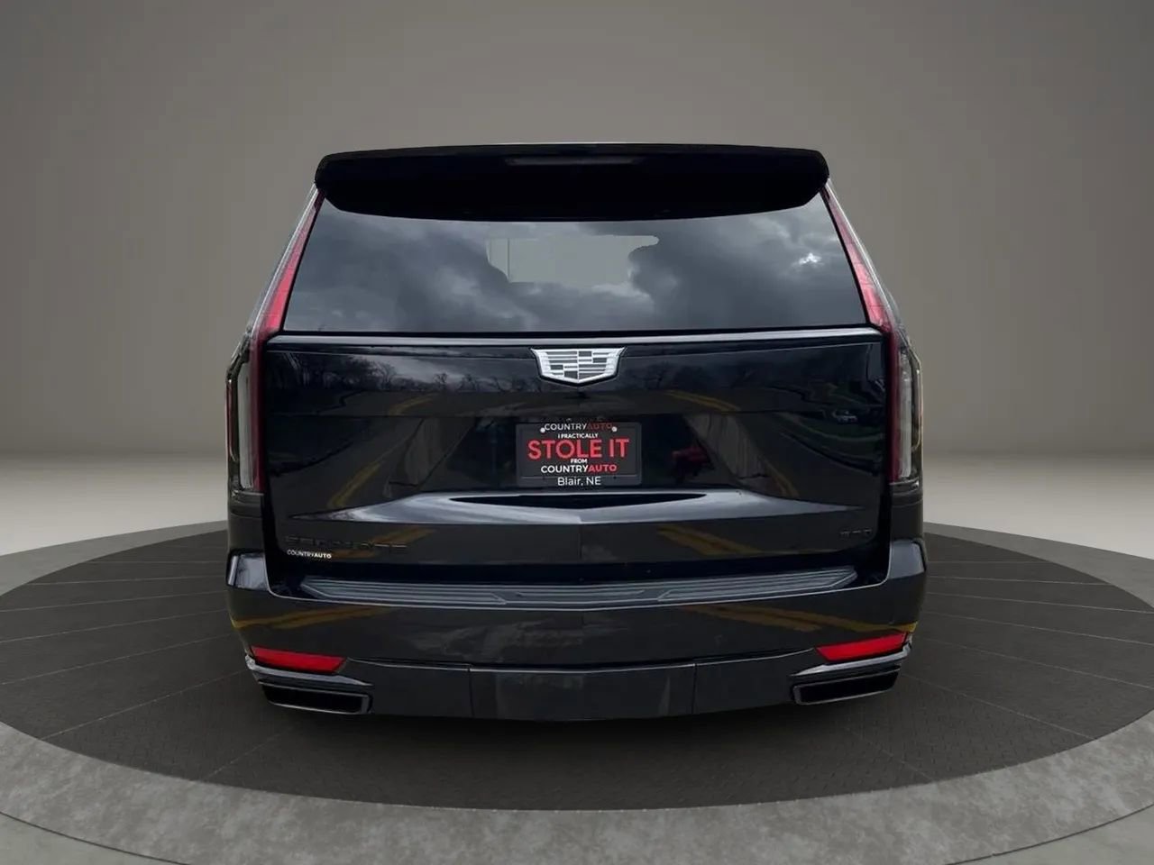 Used 2022 Cadillac Escalade Sport Platinum w/ LPO, ONYX Package image 4